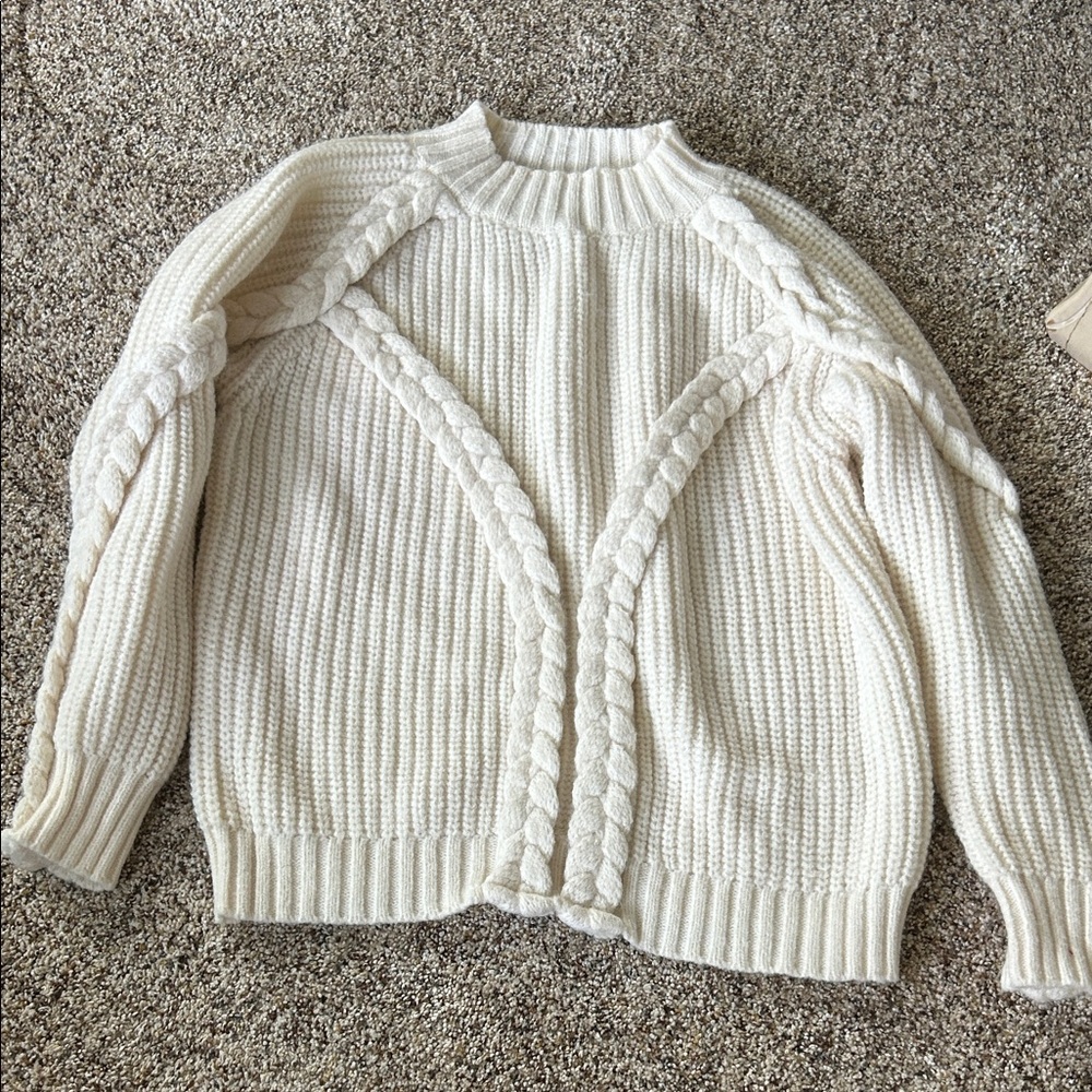 Chunky Cream Cable Crewneck Sweater never been worn!!